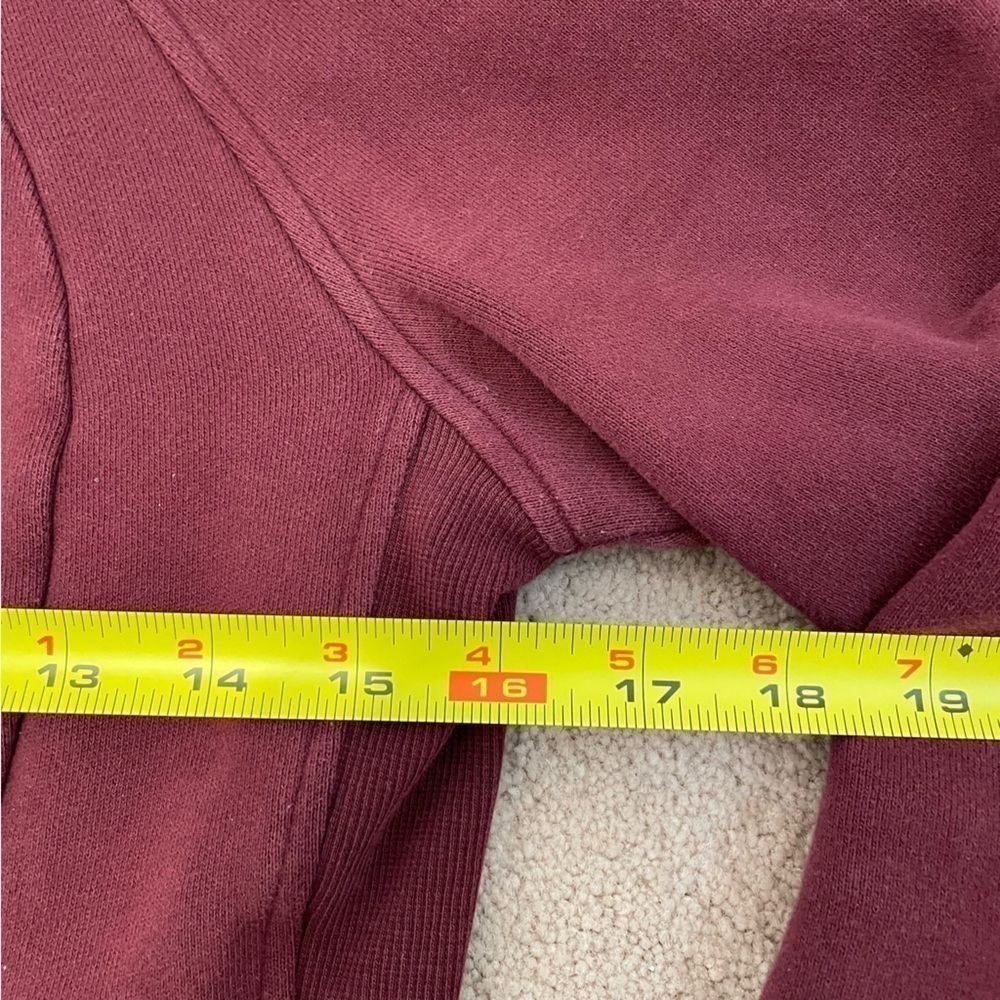 Lululemon Scuba Hoodie *Light Cotton Fleece
Red Merlot Size 4 - Picture 10 of 12